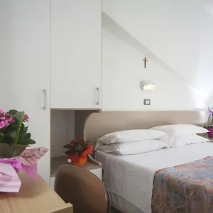 Latini 3*, Rimini Italia
